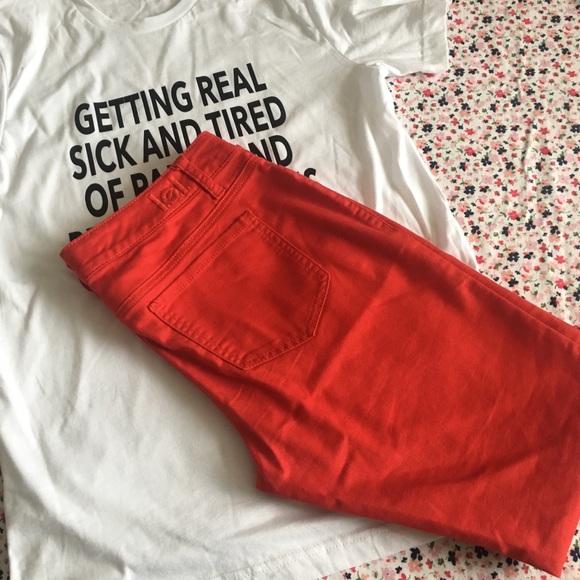 RED LEI JEANS - Picture 1 of 3